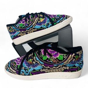 Ocelot Market Hand Embroidered Bohemian Sneakers‎ Women's 7